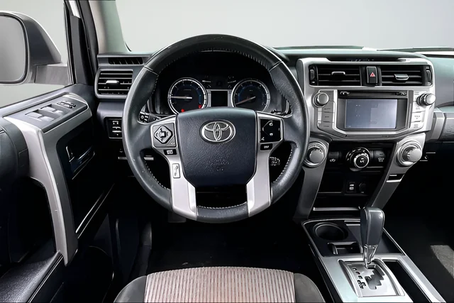 Used 2016 White Toyota SR5 image 8