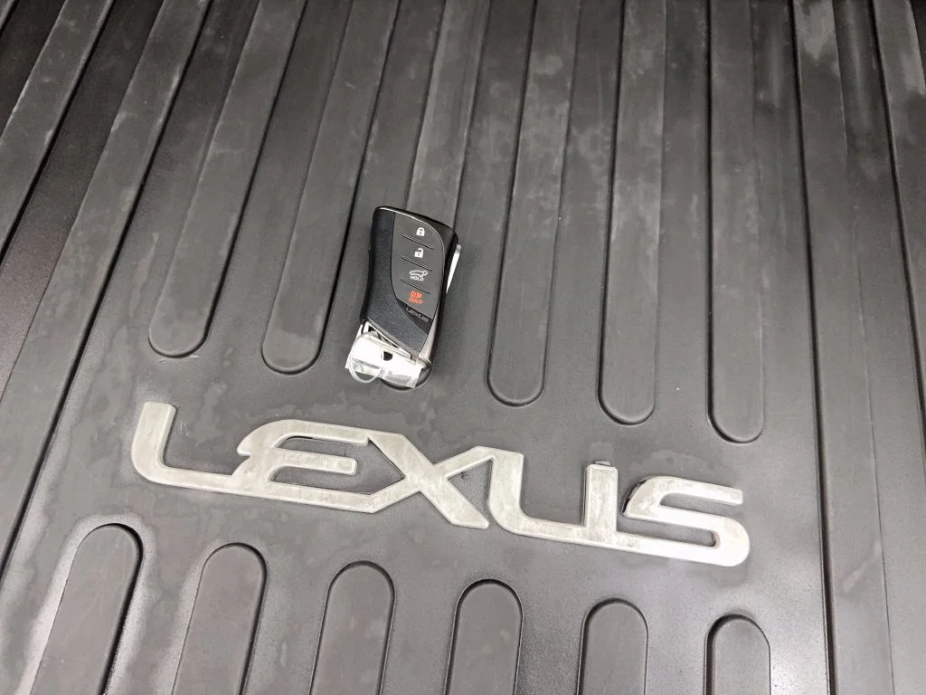 Used 2024 White Lexus 300e Premium image 76