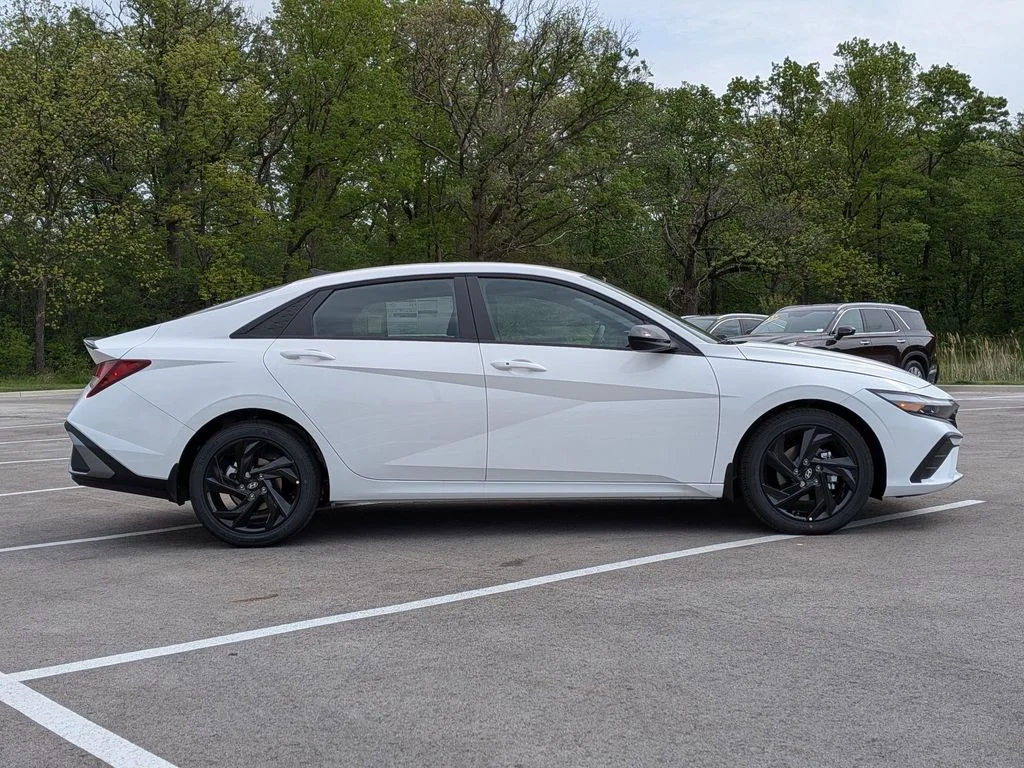 New 2026 White Hyundai SEL Sport image 8