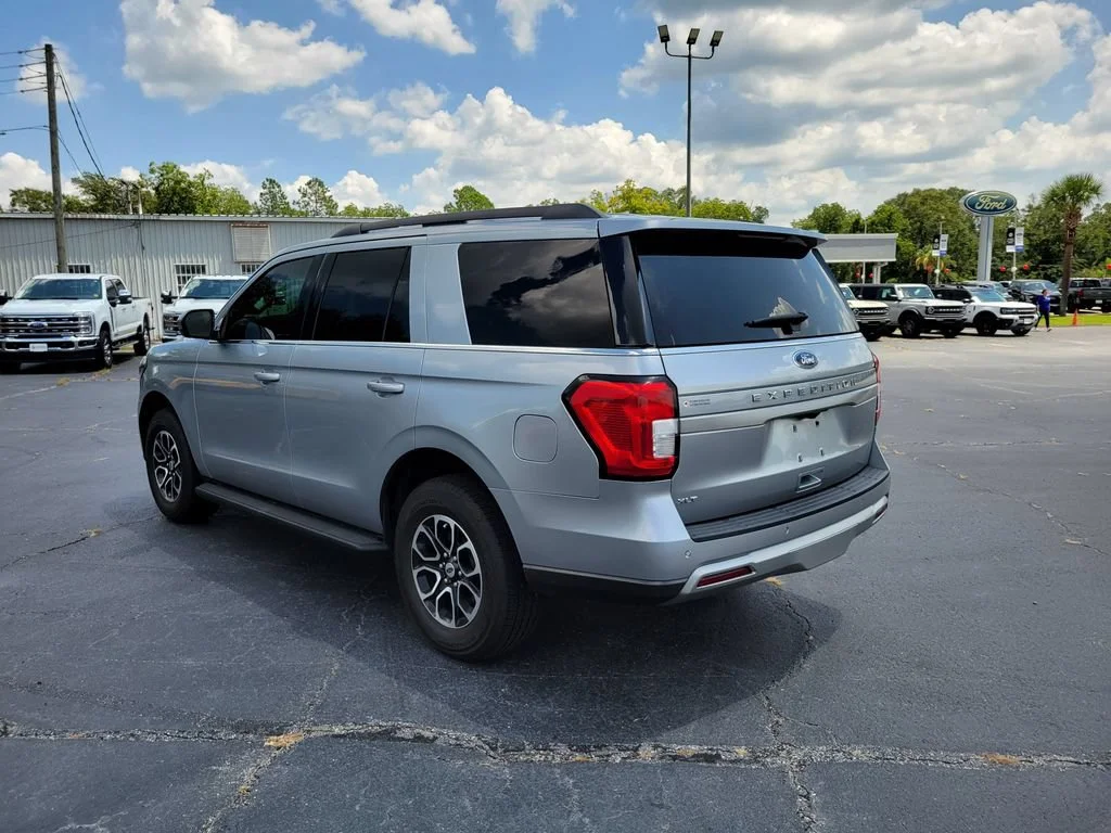 Used 2024 Black Ford XLT image 3