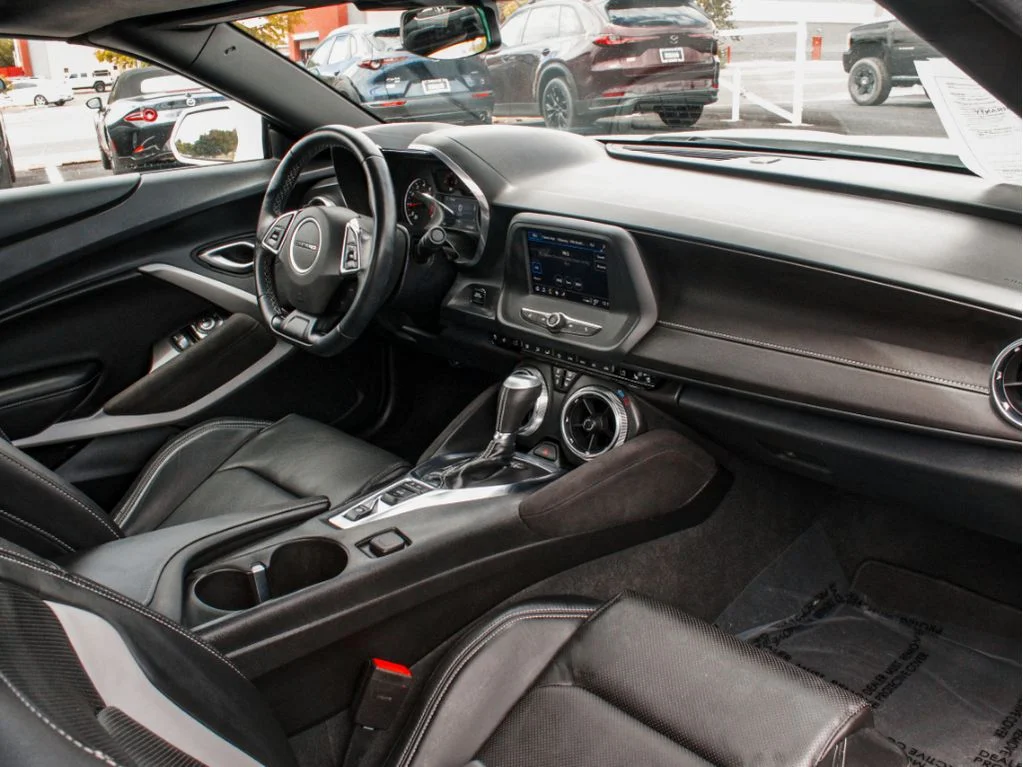 Used 2024 Summit White Chevrolet 2LT image 23