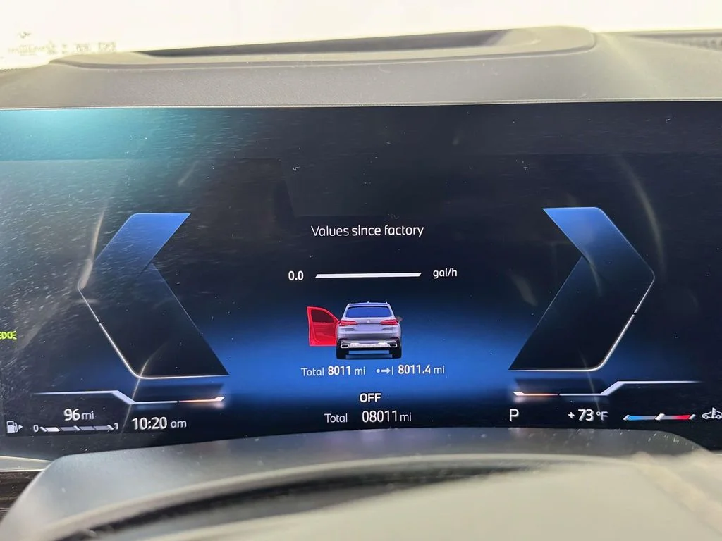 Used 2026 Gray BMW xDrive40i image 3