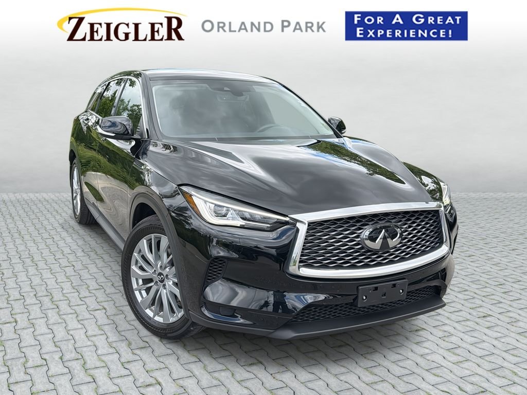 Certified Used 2025 Black Obsidian INFINITI PURE image 1