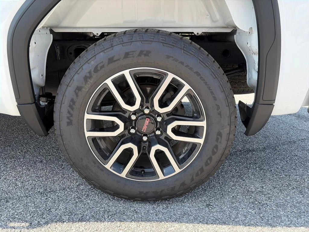 Used 2021 Summit White GMC Base image 40