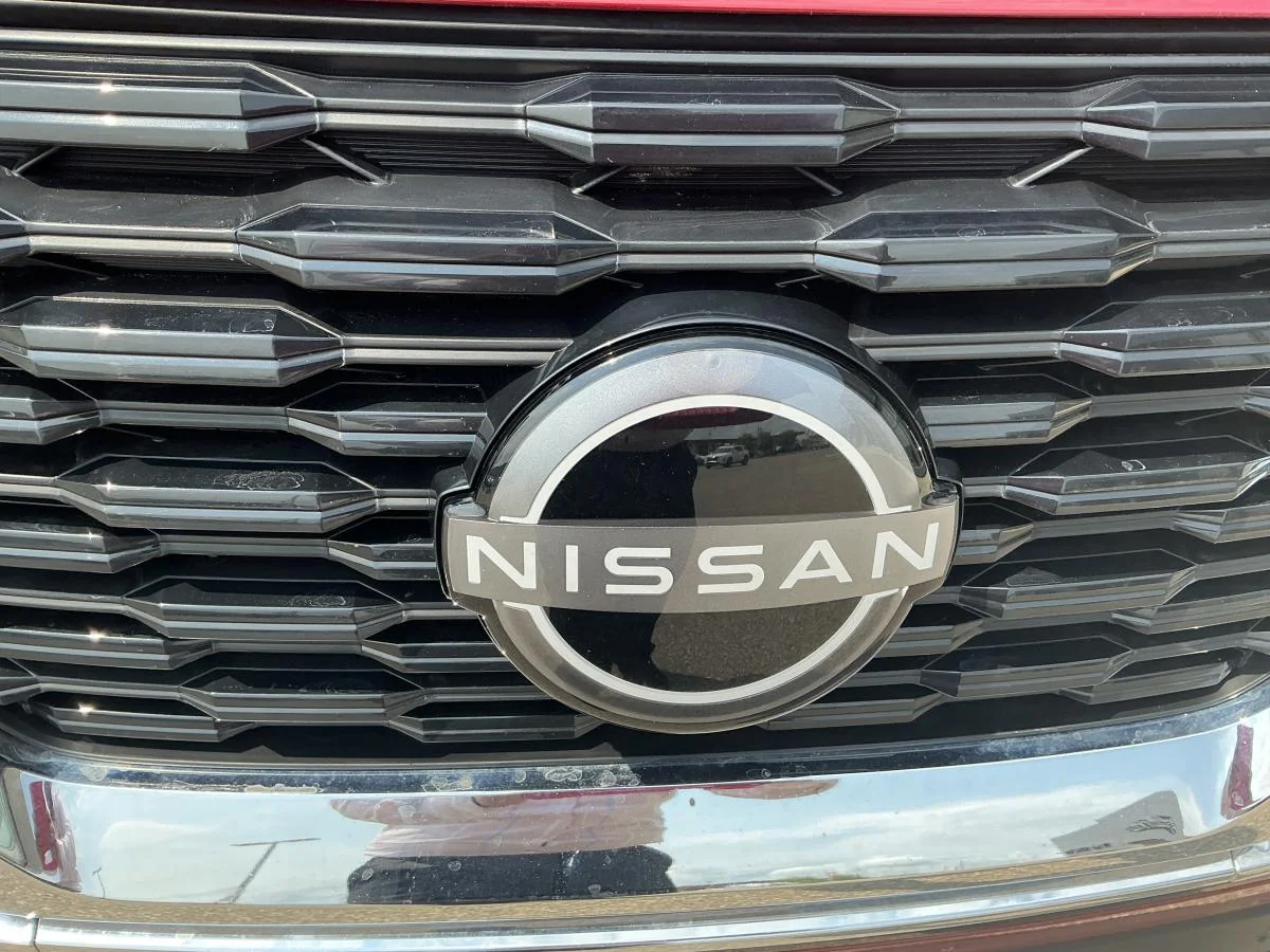 Used 2023  Nissan SL image 10