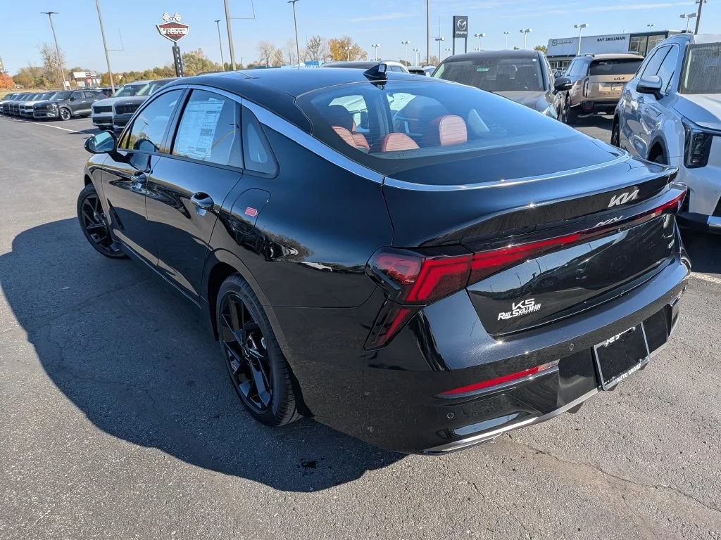 New 2027 Aurora Black Pearl Kia GT-Line image 32