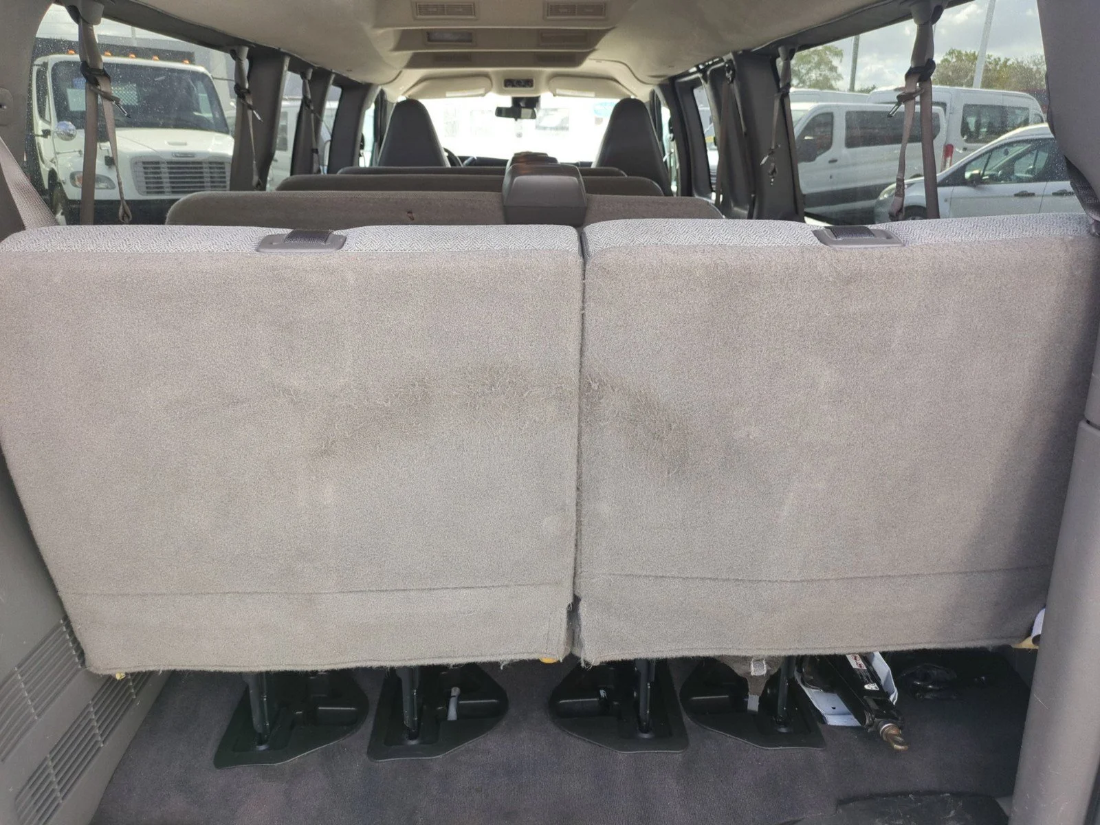 2019 Chevrolet Express Passenger LT - Photo 7