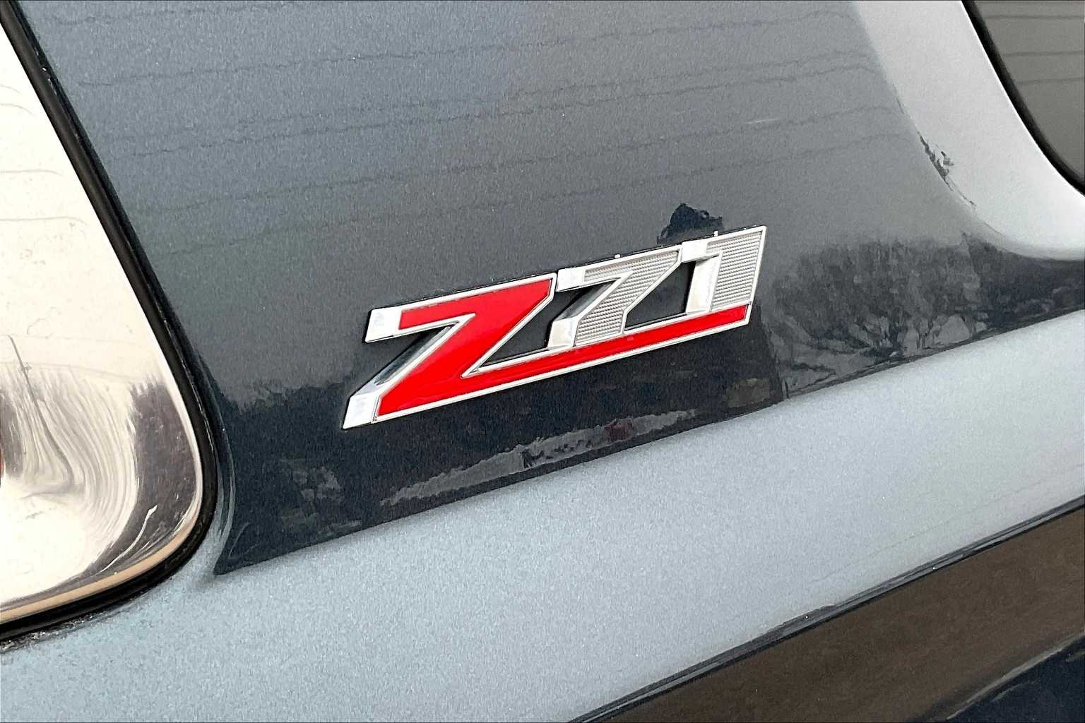 Used 2019 Shadow Gray Metallic Chevrolet LT image 31