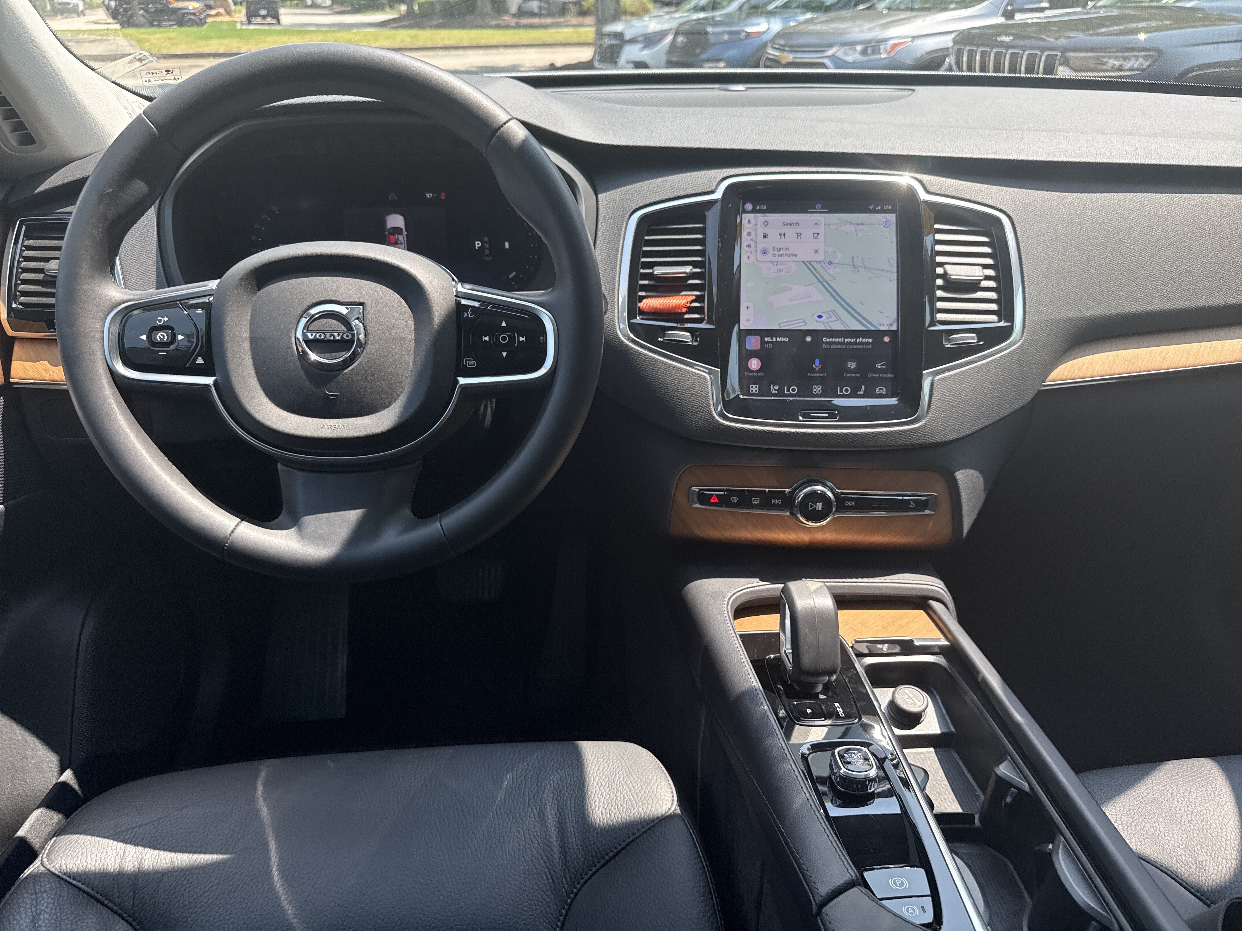 Used 2023 White Volvo Plus image 23