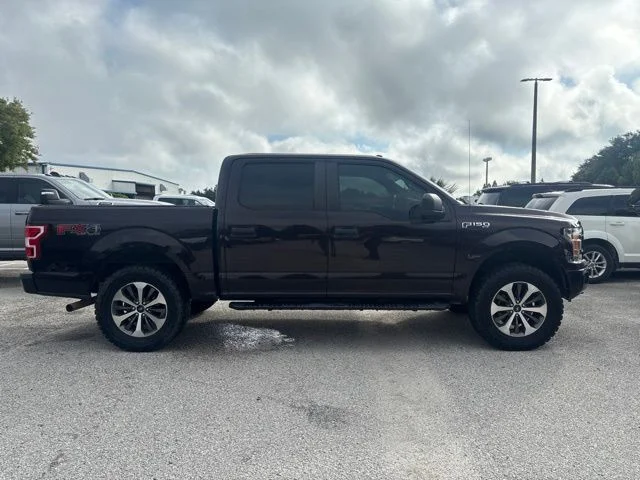 Used 2019 Red Ford XL image 4