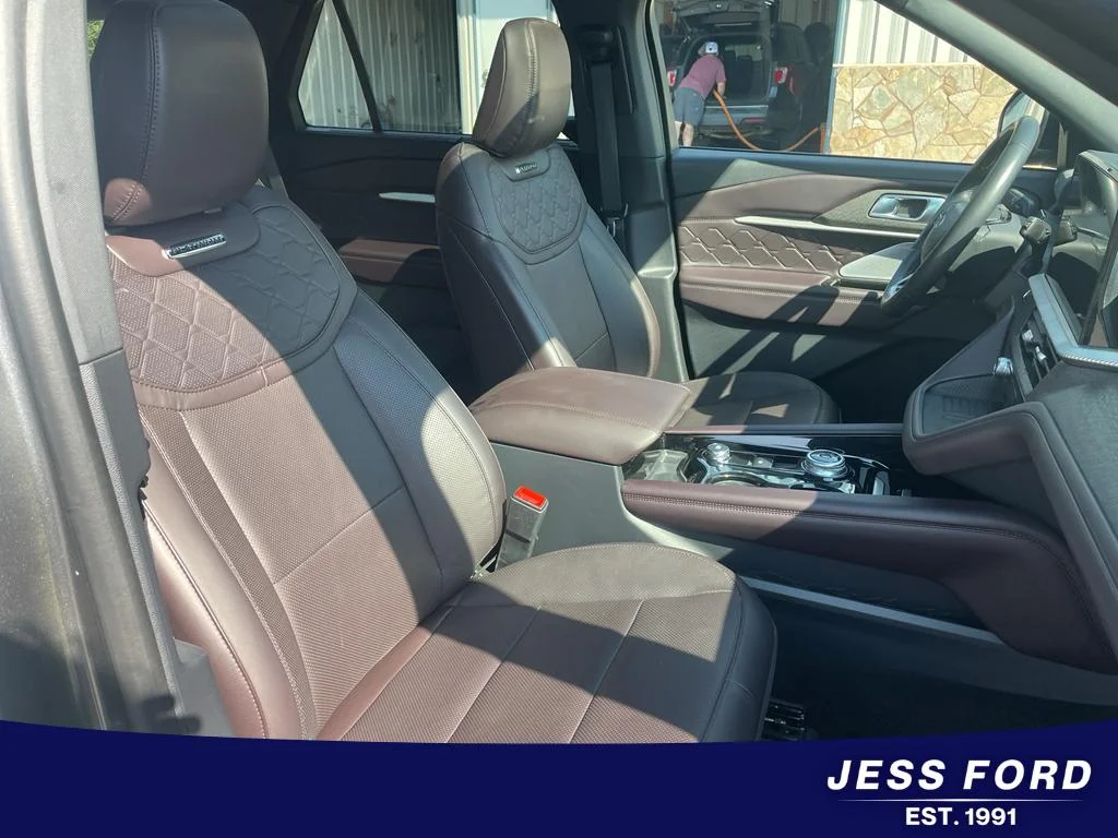 Used 2025 Carbonized Gray Metallic Ford Platinum image 18