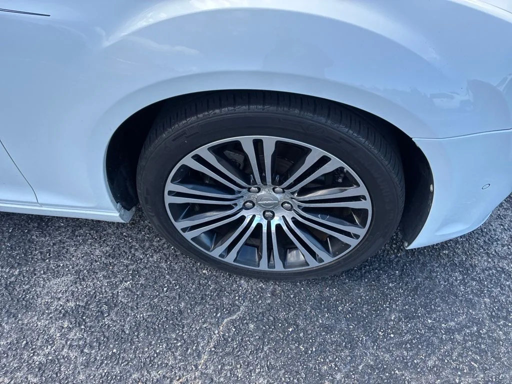 Used 2013 White Chrysler S image 10