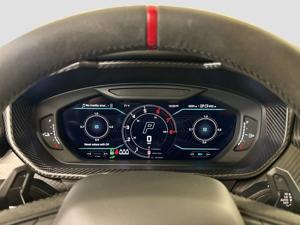 New 2025  Lamborghini SE image 10