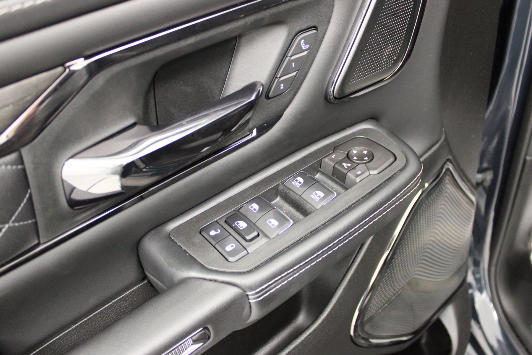 2026 RAM 1500 Limited - Photo 21