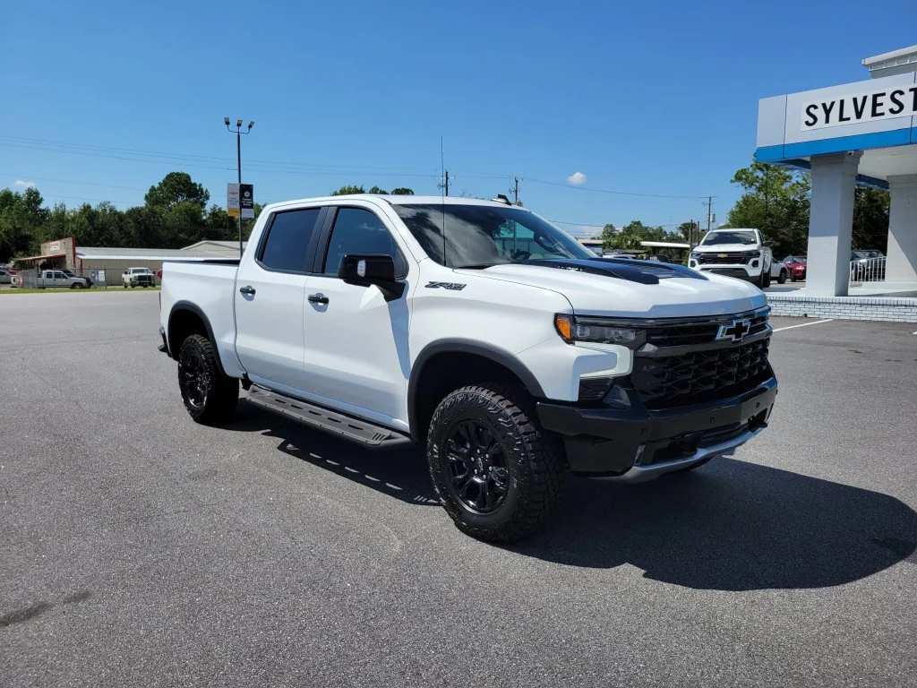 New 2026 Summit White Chevrolet ZR2 image 8