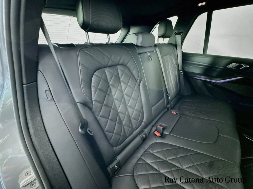 Used 2026 Gray BMW xDrive40i image 29