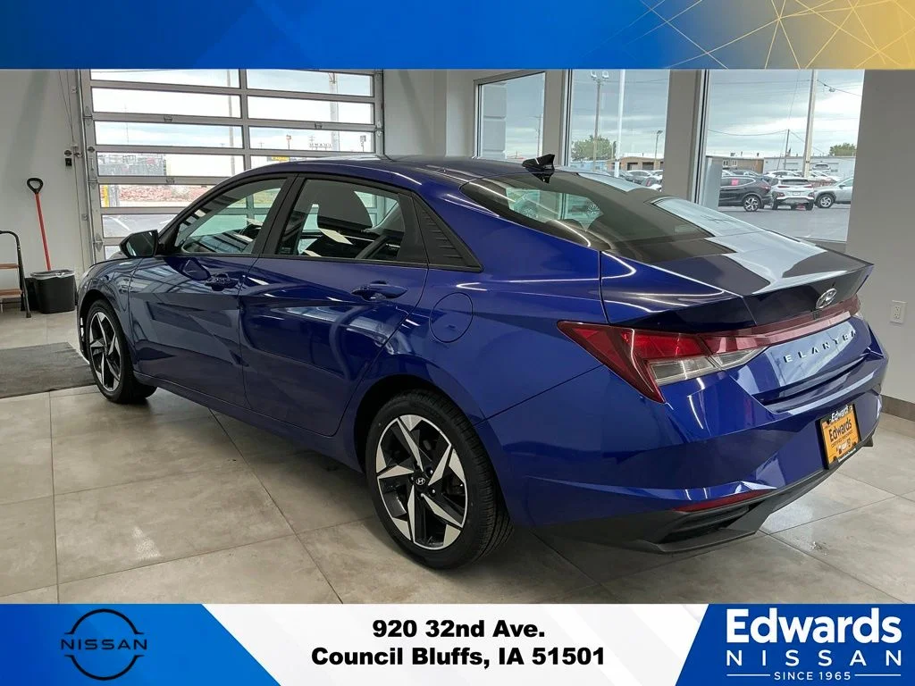 Used 2023 Blue Hyundai SEL image 6