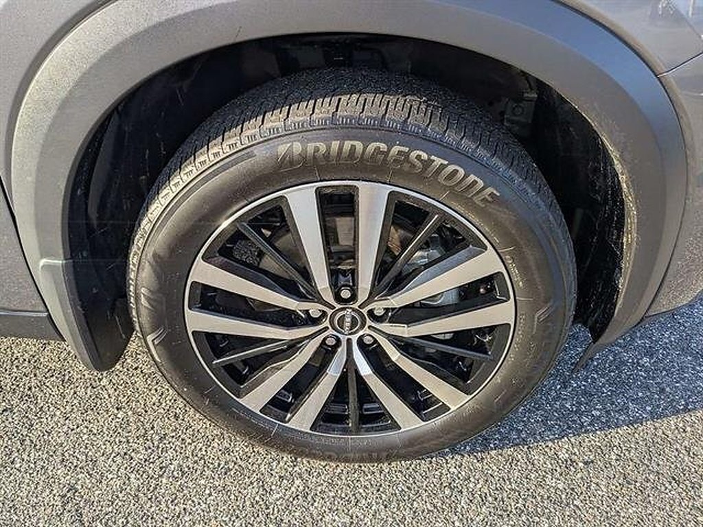 2025 Nissan Pathfinder Platinum - Photo 11