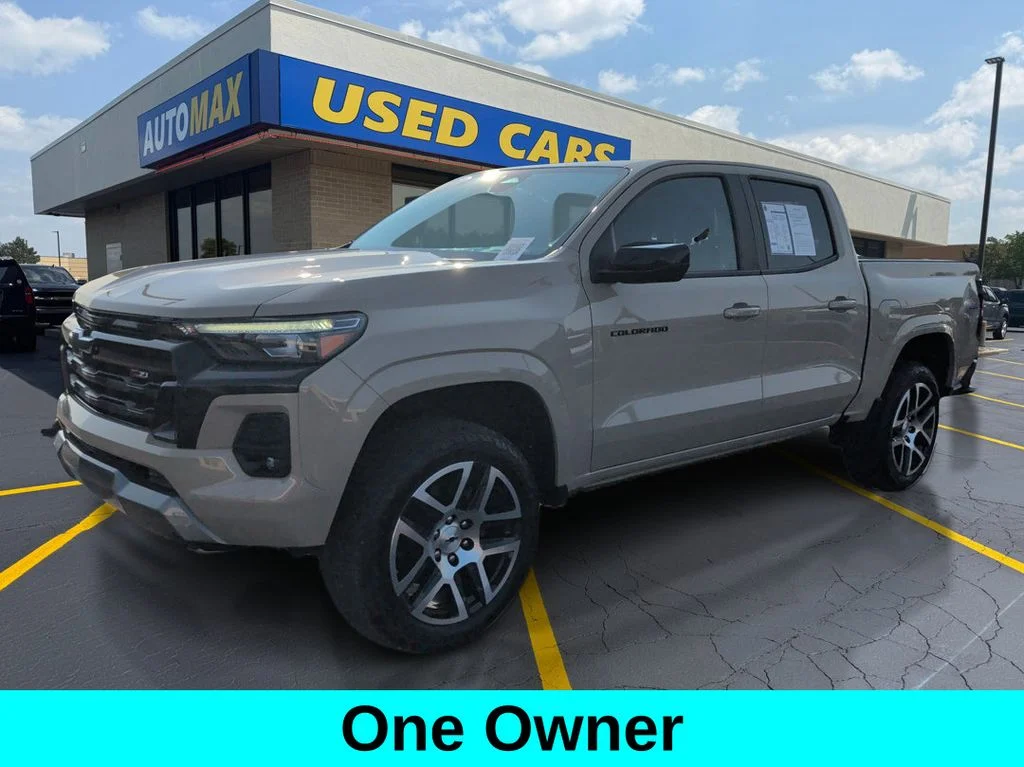 Used 2023 Sand Dune Metallic Chevrolet Z71 image 1