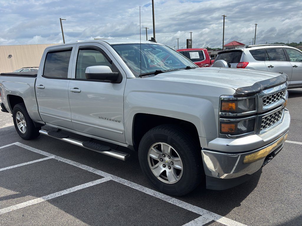 Used 2015 Silver Ice Metallic Chevrolet LT image 3