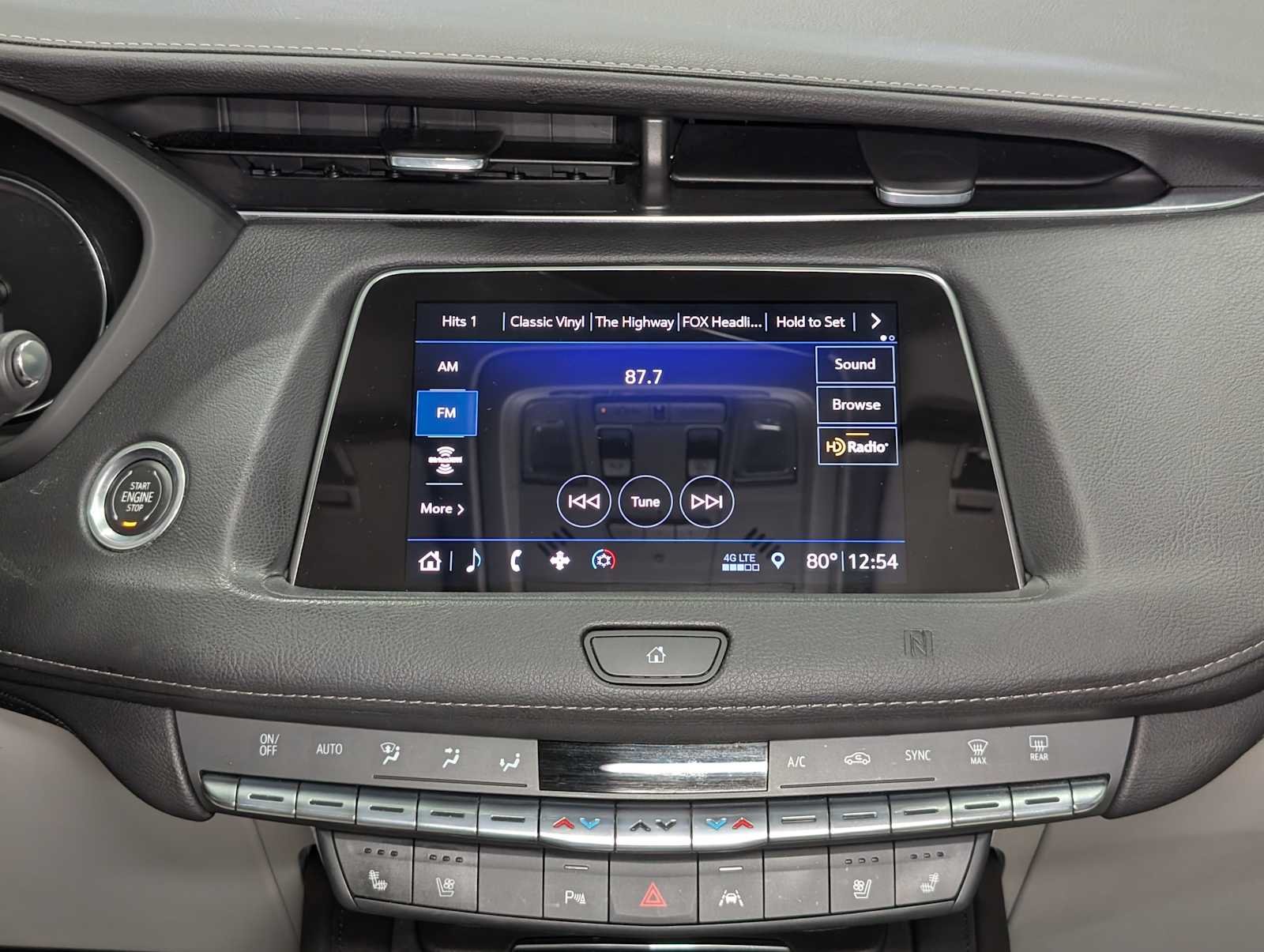 Used 2019 CRYSTAL WHITE TRICOAT Cadillac AWD Premium Luxury image 19