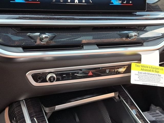 New 2027 Black Sapphire Metallic BMW xDrive40i image 15