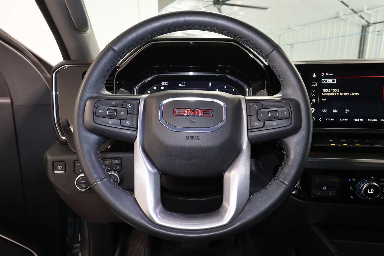 Used 2025 Sterling Metallic GMC SLT image 10