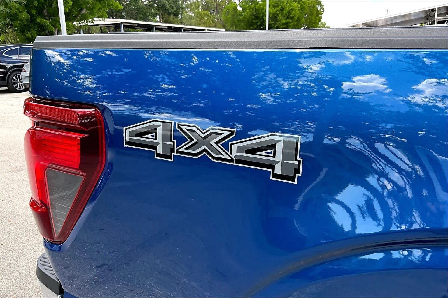 Used 2025 Atlas Blue Ford XLT image 10