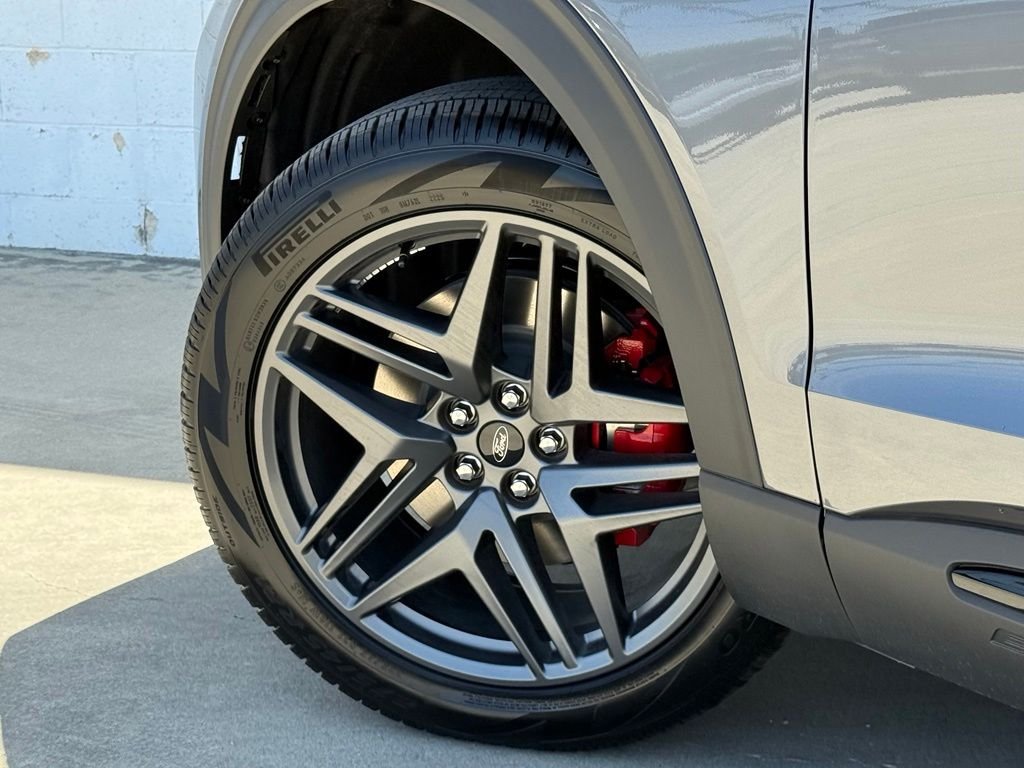 New 2026 Carbonized Gray Metallic Ford ST-Line image 16