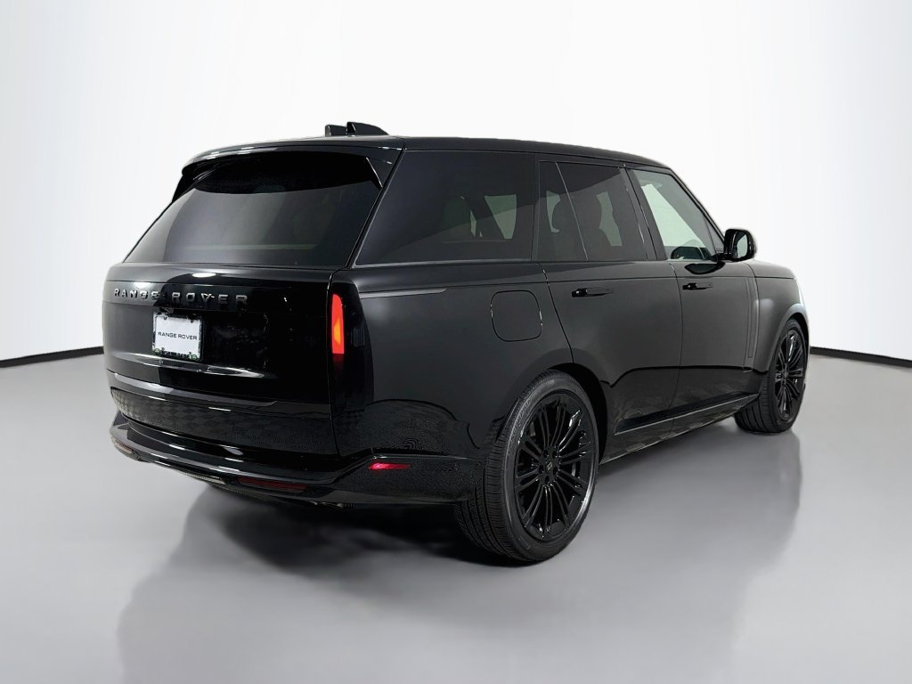 New 2027 Santorini Black Land Rover SE image 5