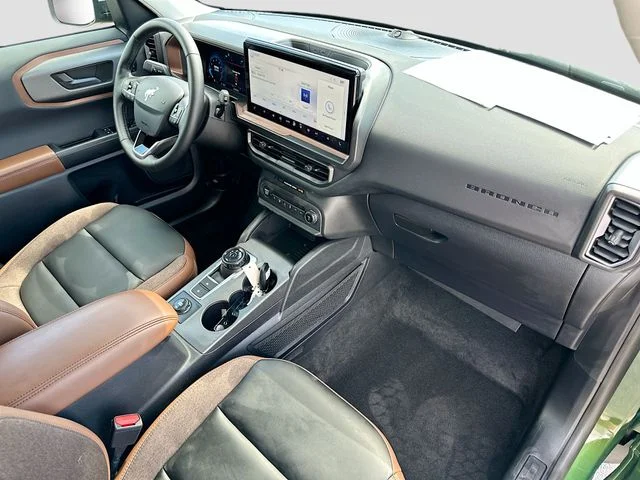 Used 2025 Green Ford Outer Banks image 27