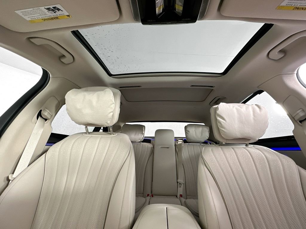 New 2026 MANUFAKTUR Moonlight White Metallic Mercedes-Benz S 500 image 57