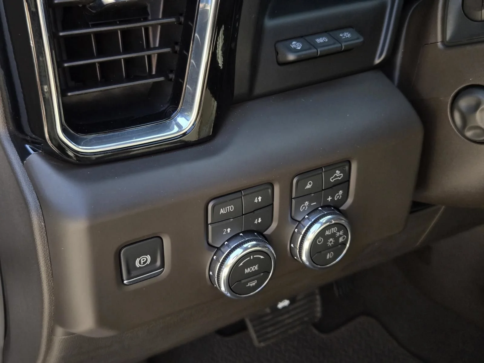 2026 GMC Sierra 1500 Denali - Photo 9