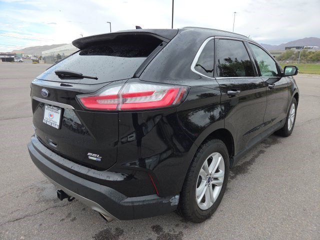 Used 2019 Black Metallic Ford SEL image 3