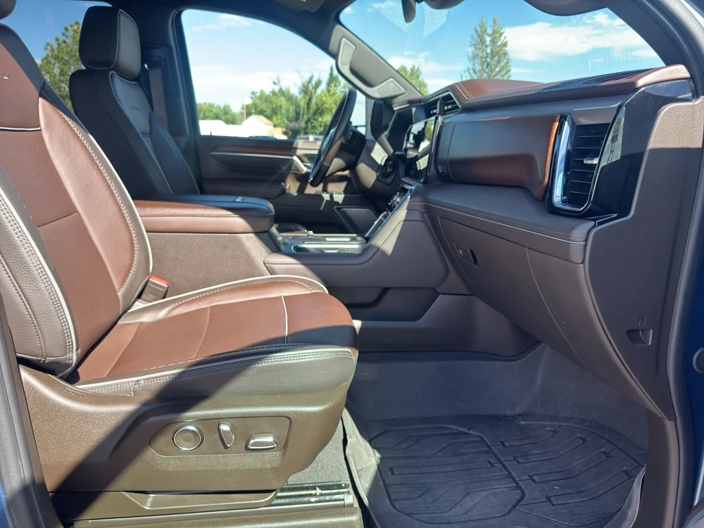 Used 2025 Downpour Metallic GMC Denali image 18