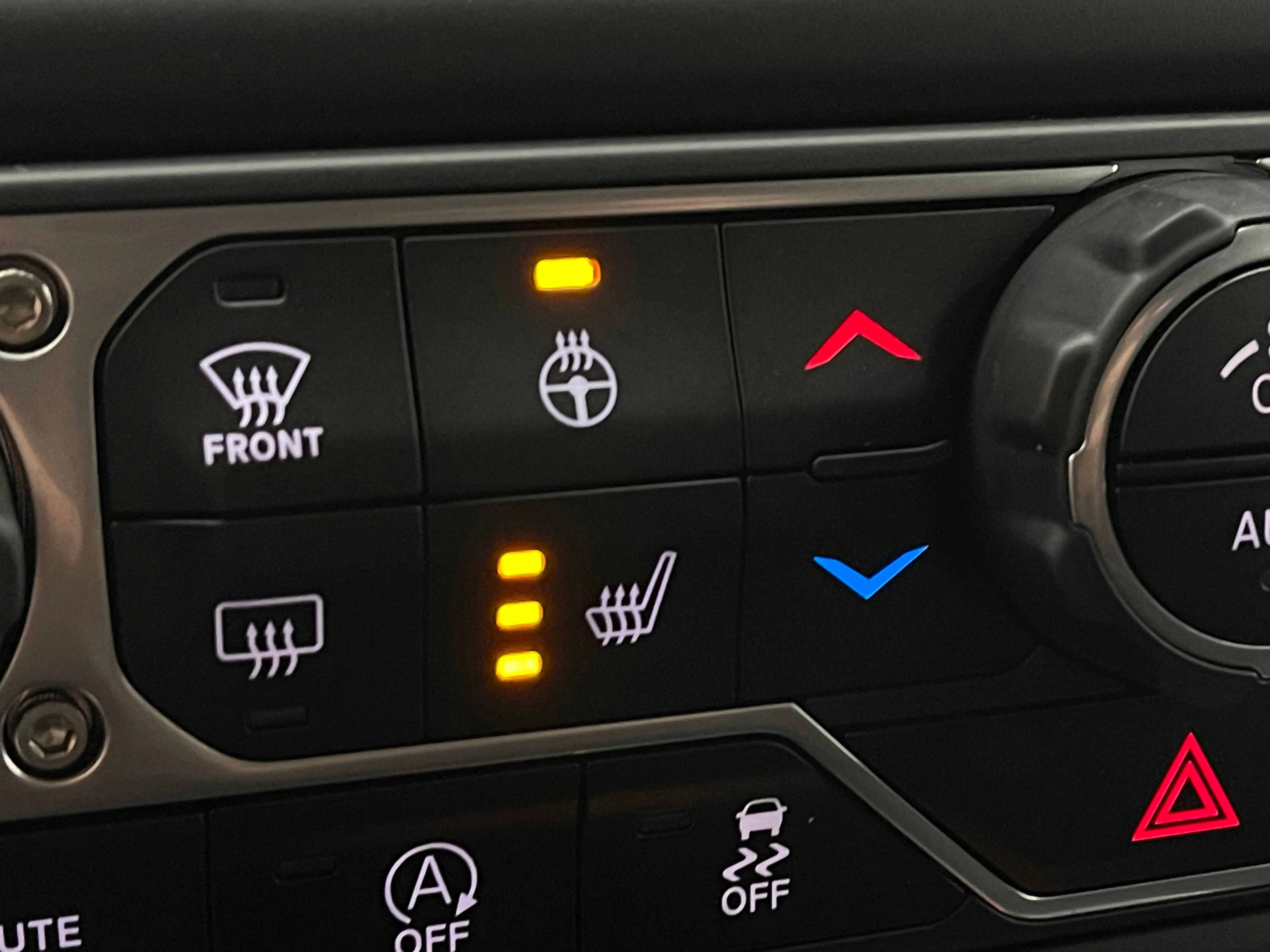 Used 2021  Jeep Rubicon image 5