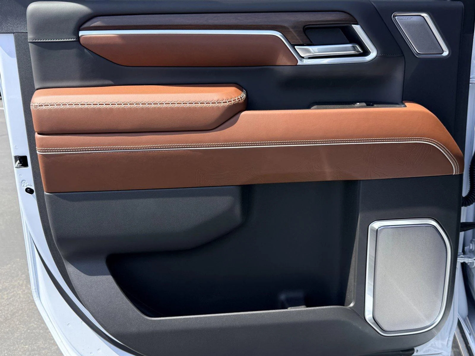 New 2026 Glacier White Tricoat GMC Denali Ultimate image 16