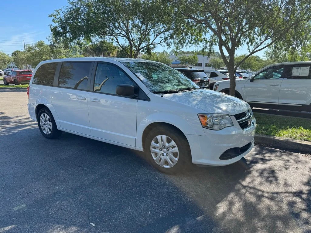 2018 Dodge Grand Caravan SE's photo