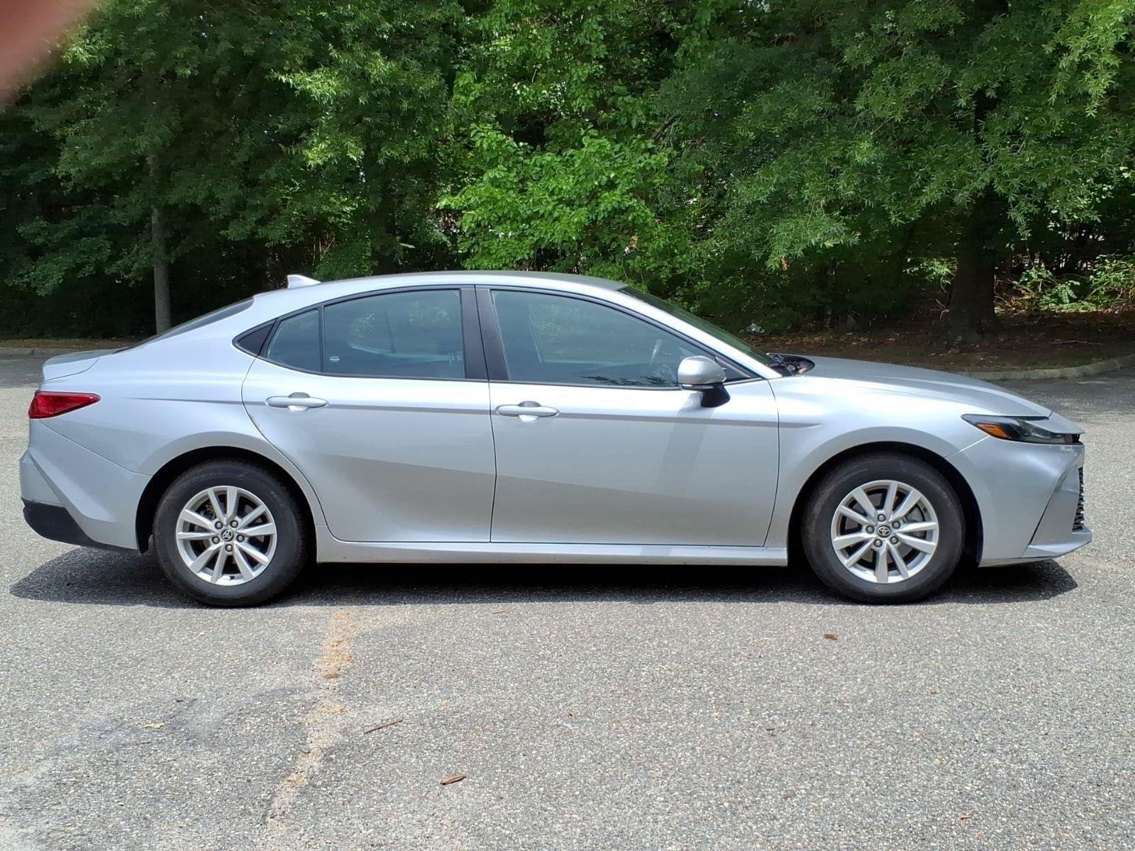 Used 2025  TOYOTA  image 8