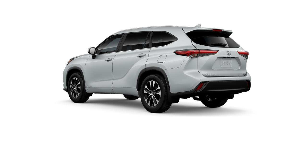 New 2026 Wind Chill Pearl Toyota Hybrid XLE image 28