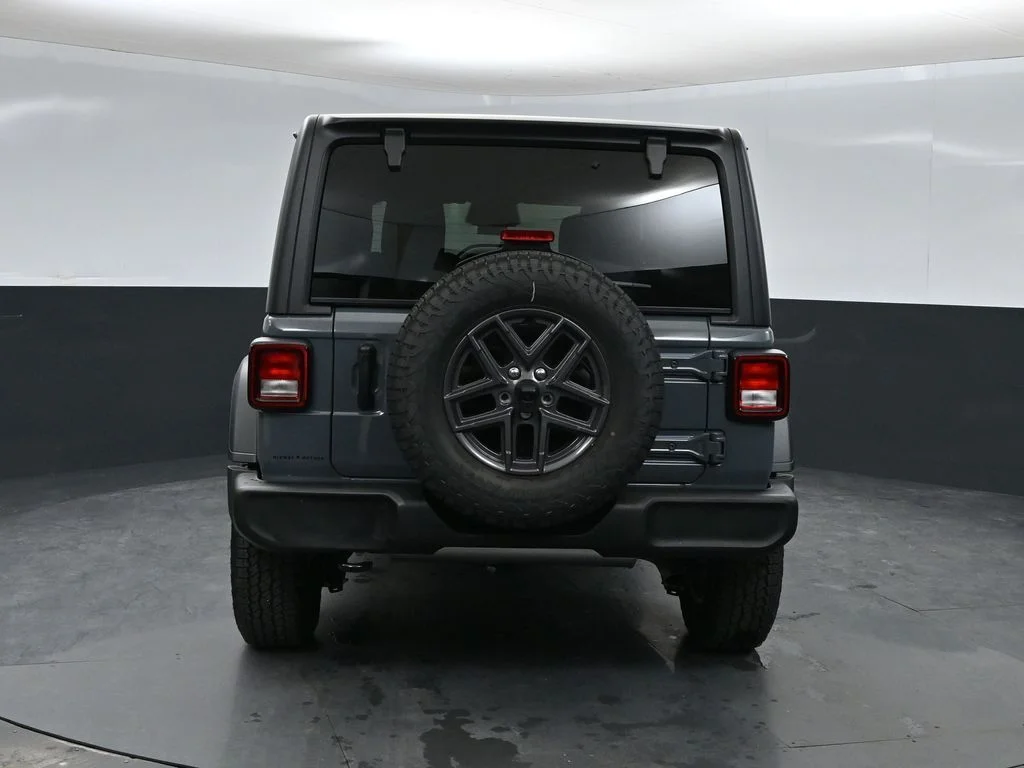 New 2026 Anvil Clearcoat Jeep Sport S image 3
