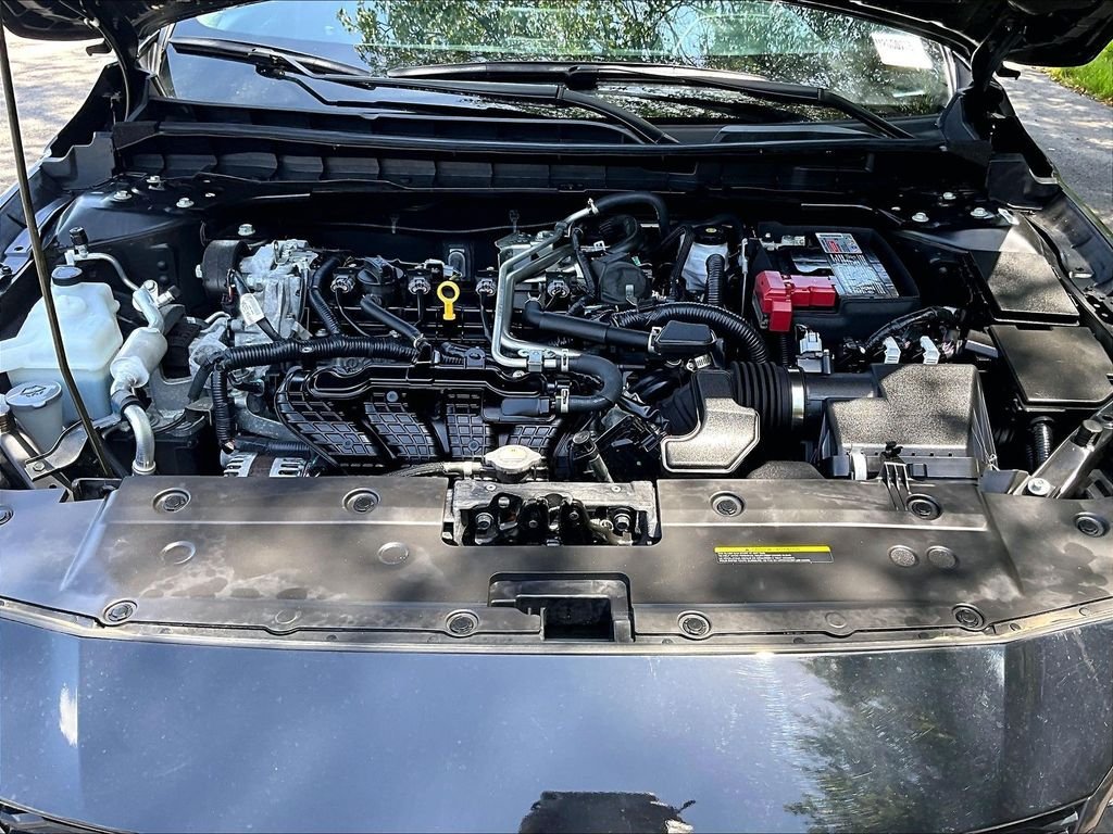 Used 2023 Super Black Clearcoat Nissan 2.5 SV image 29