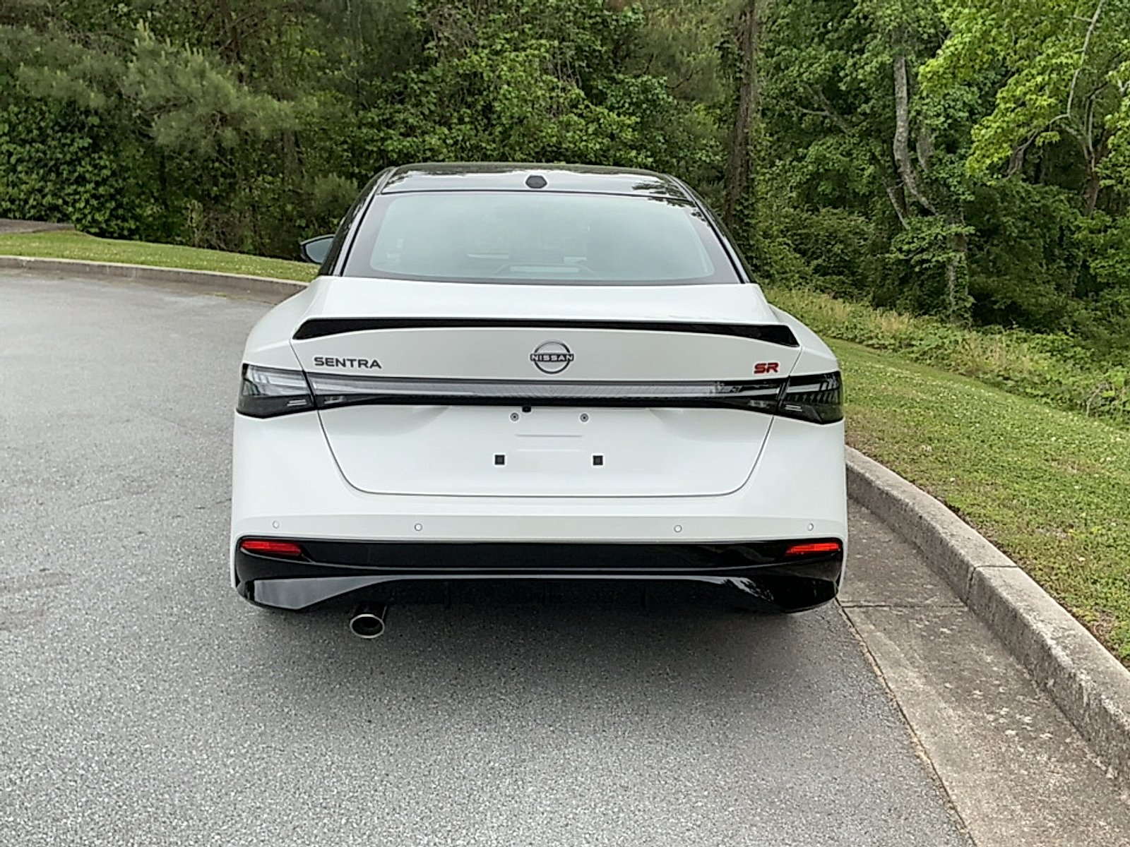New 2026 Aspen White Tricoat/Super Black Nissan SR image 16