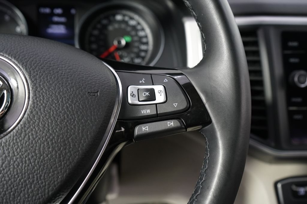 Used 2019 Blue Metallic Volkswagen 3.6L V6 SE image 34