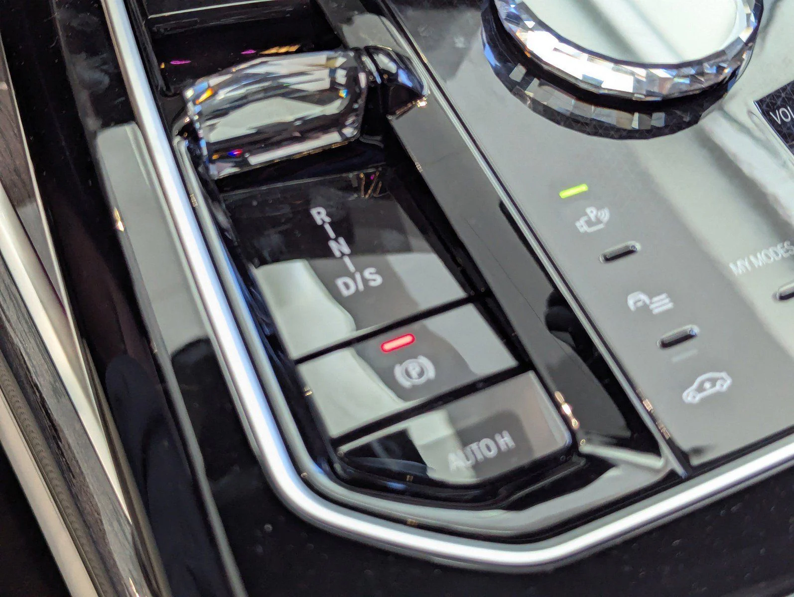 New 2026 Dravit Grey Metallic BMW 760i xDrive image 23