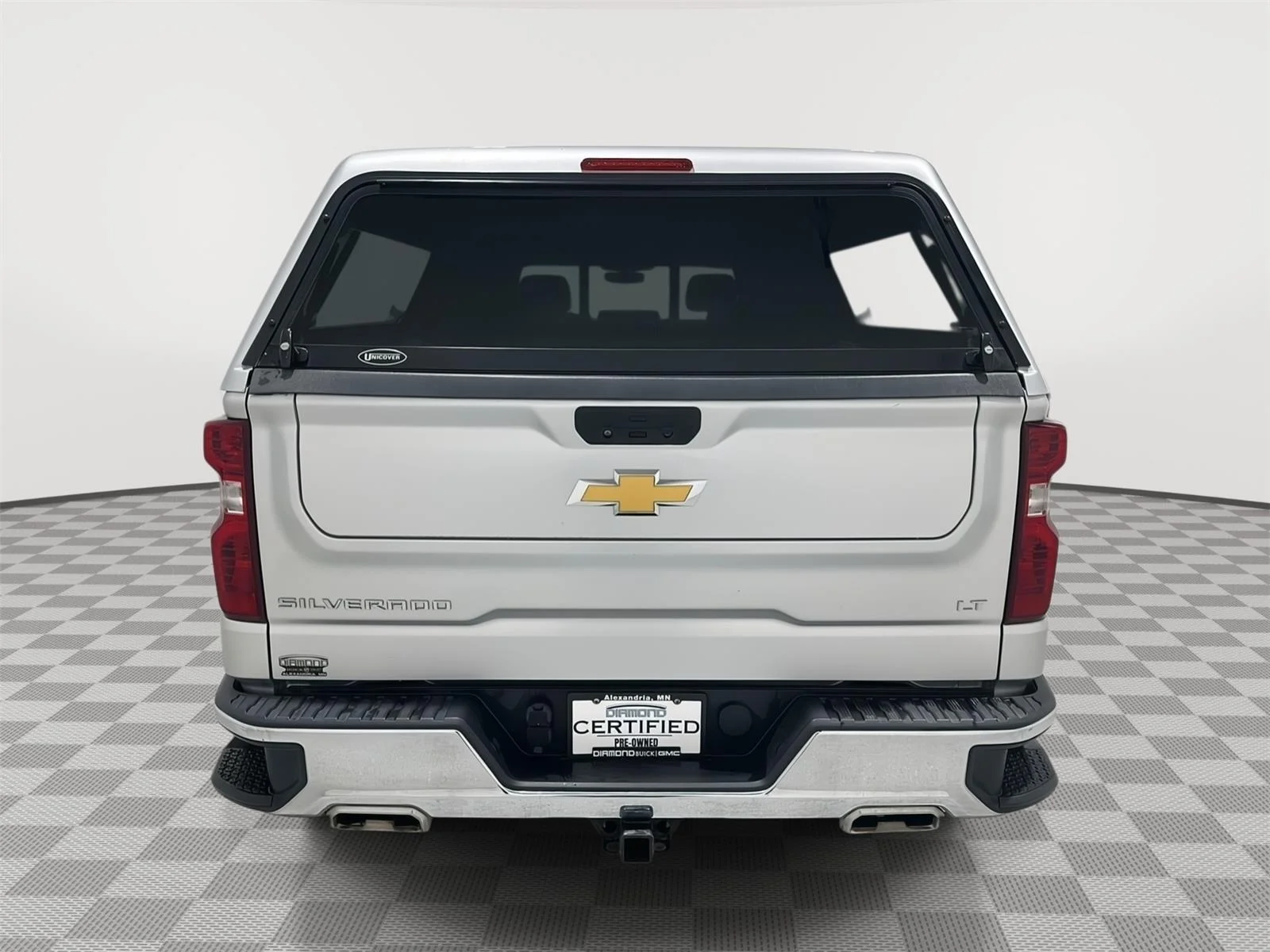 Used 2021 SILVER ICE METALLIC Chevrolet LT image 4