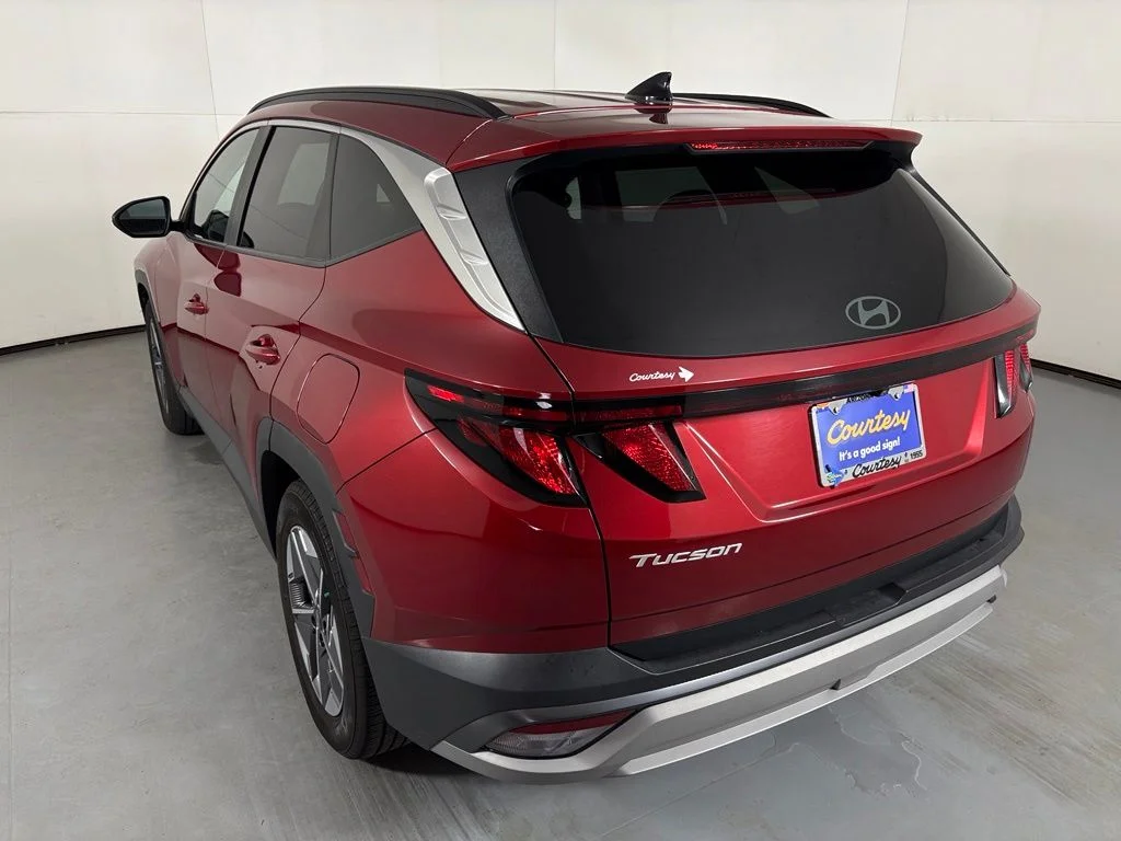 Used 2025 Red Hyundai SEL image 6