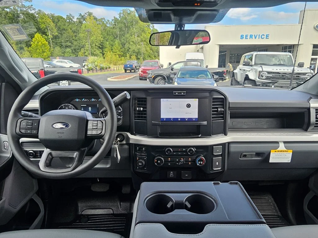 New 2027 Oxford White Ford F-350® XL image 6