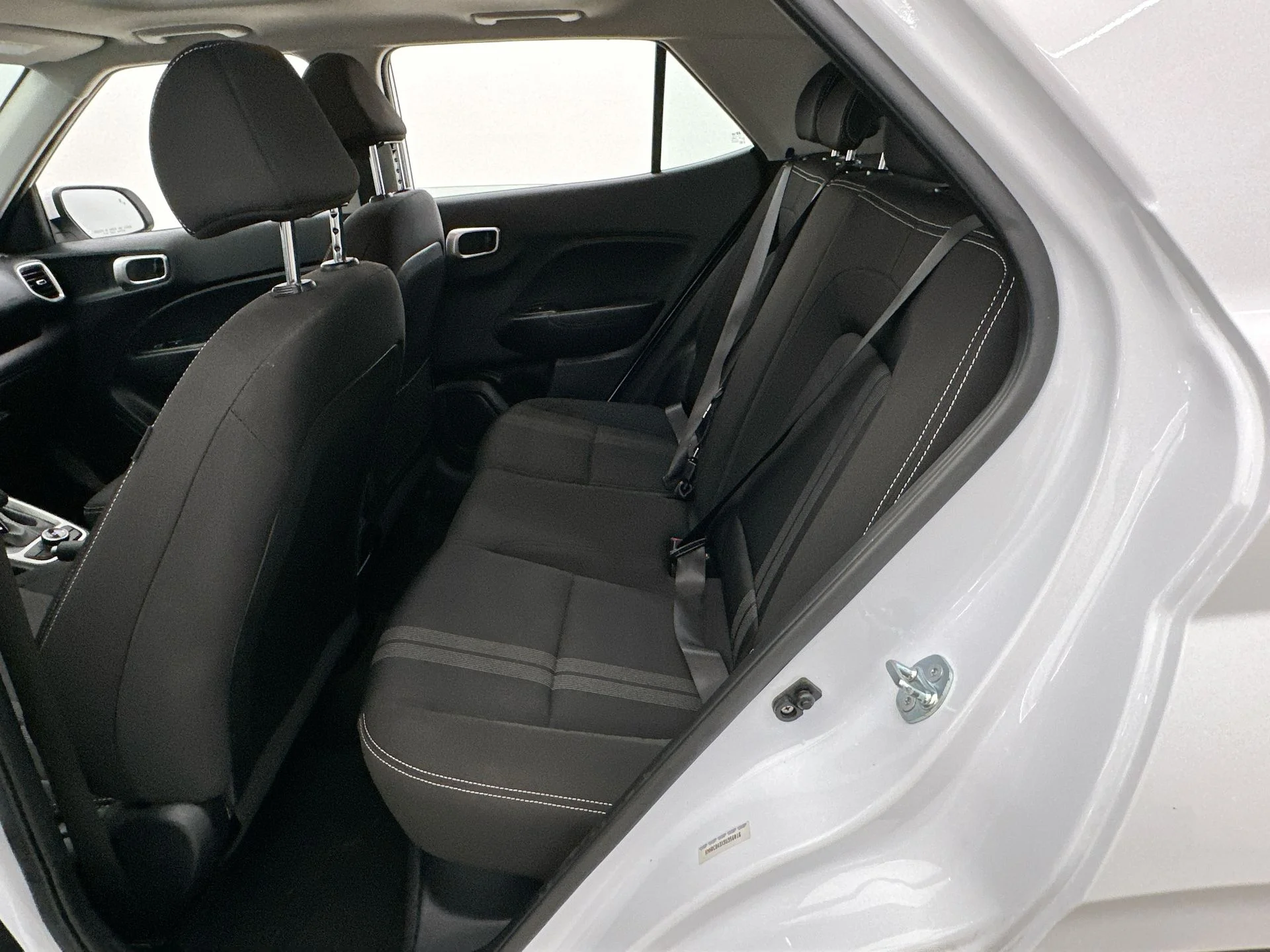 Used 2025 White Hyundai SEL image 11