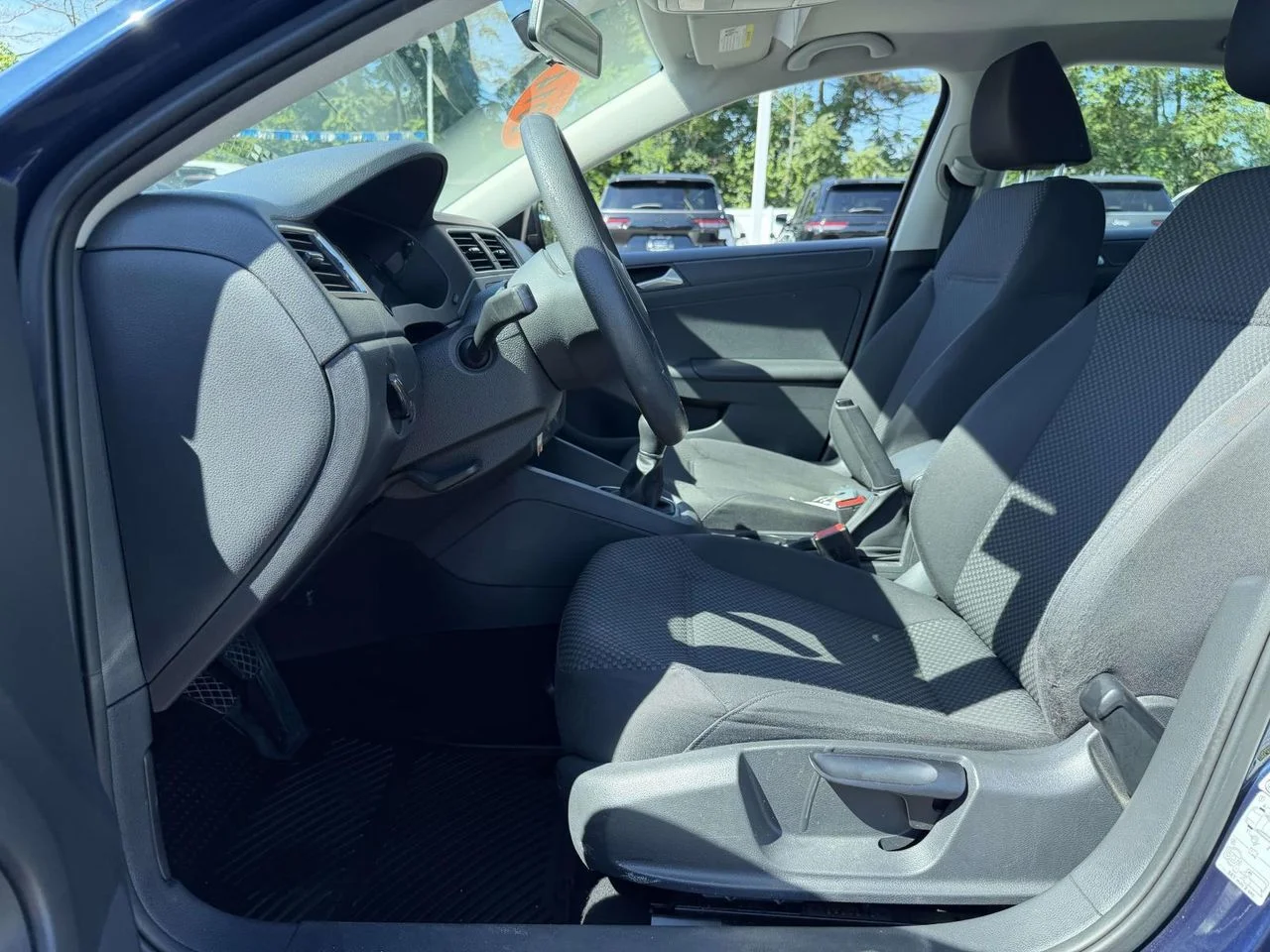 Used 2014 Tempest Blue Metallic Volkswagen 2.0L S image 15